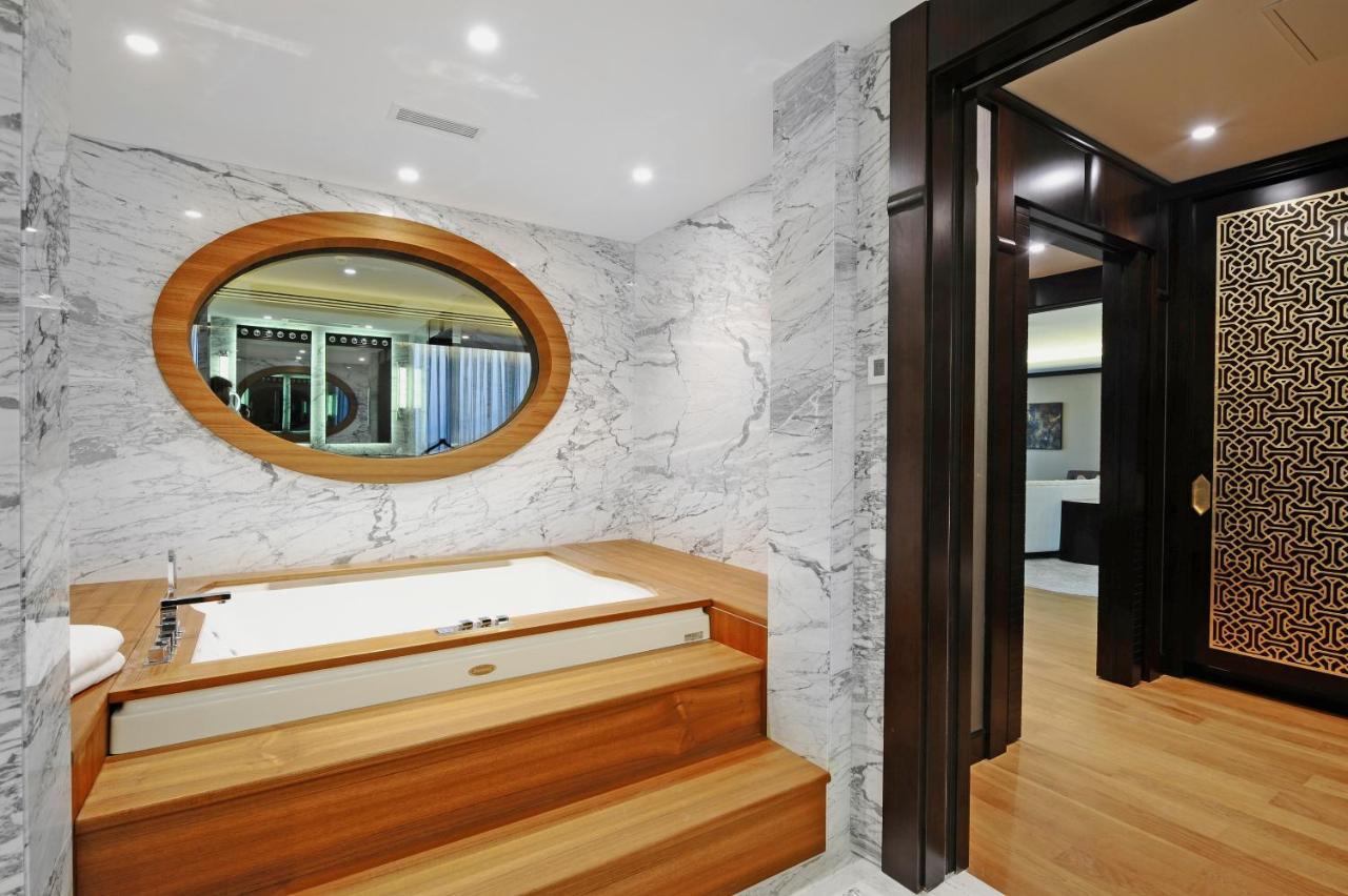 Crowne Plaza Bursa Convention Center & Thermal Spa By Ihg Екстер'єр фото Bathroom