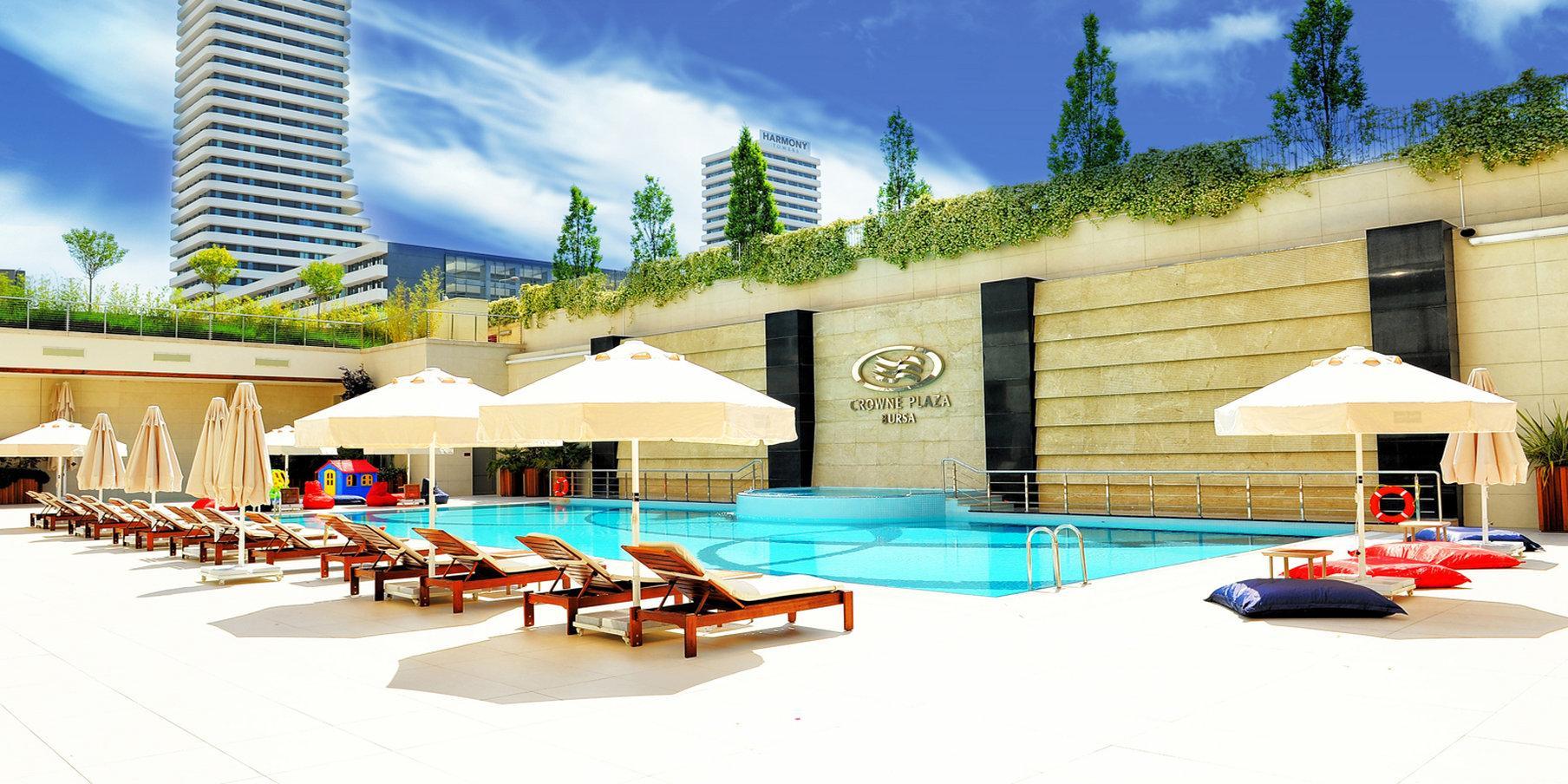 Crowne Plaza Bursa Convention Center & Thermal Spa By Ihg Екстер'єр фото The swimming pool at the hotel