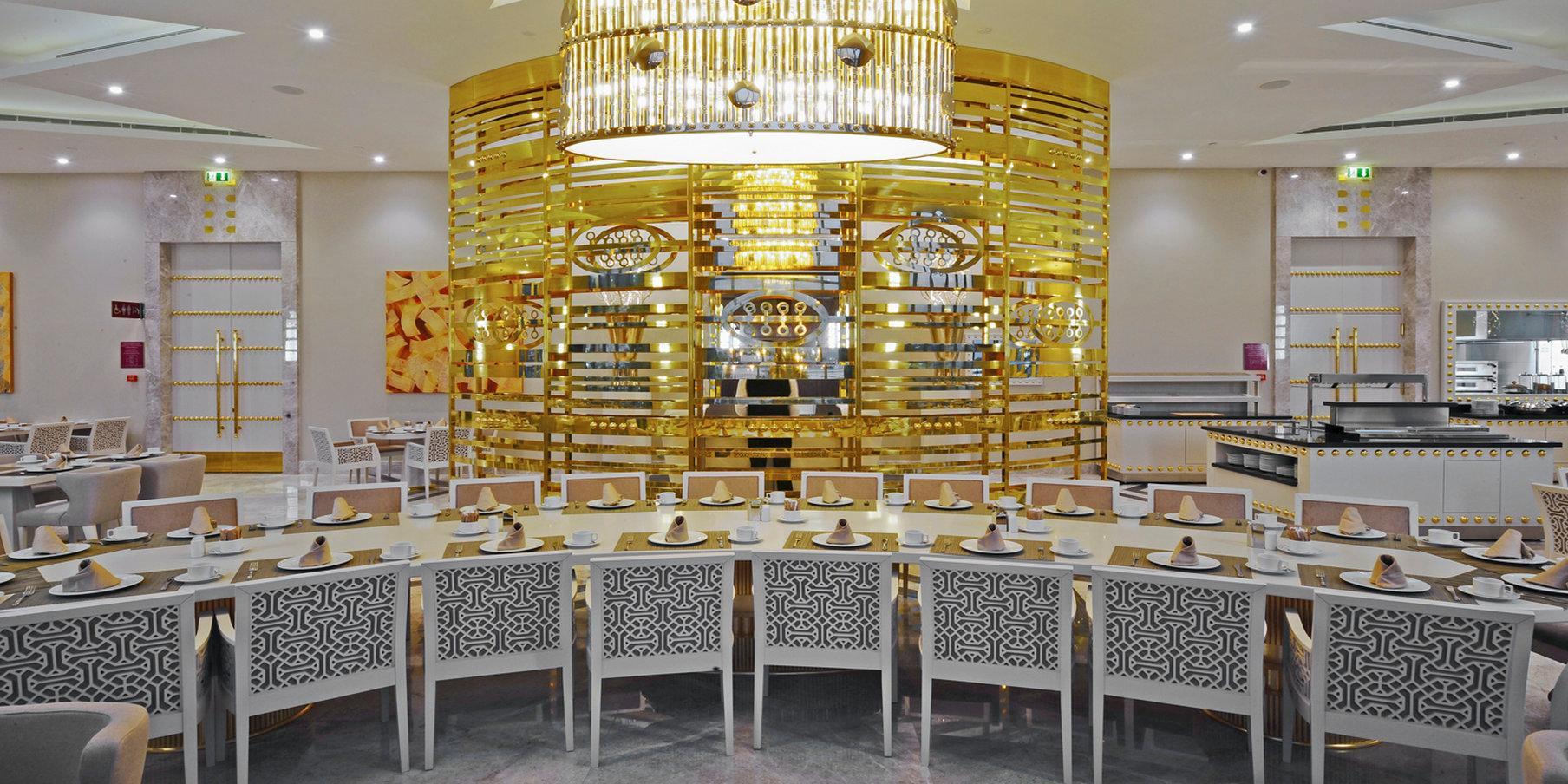 Crowne Plaza Bursa Convention Center & Thermal Spa By Ihg Екстер'єр фото The interior of a restaurant in the mall