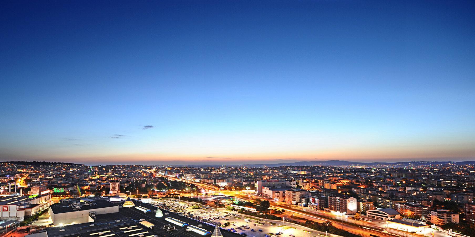 Crowne Plaza Bursa Convention Center & Thermal Spa By Ihg Екстер'єр фото View of the city at night
